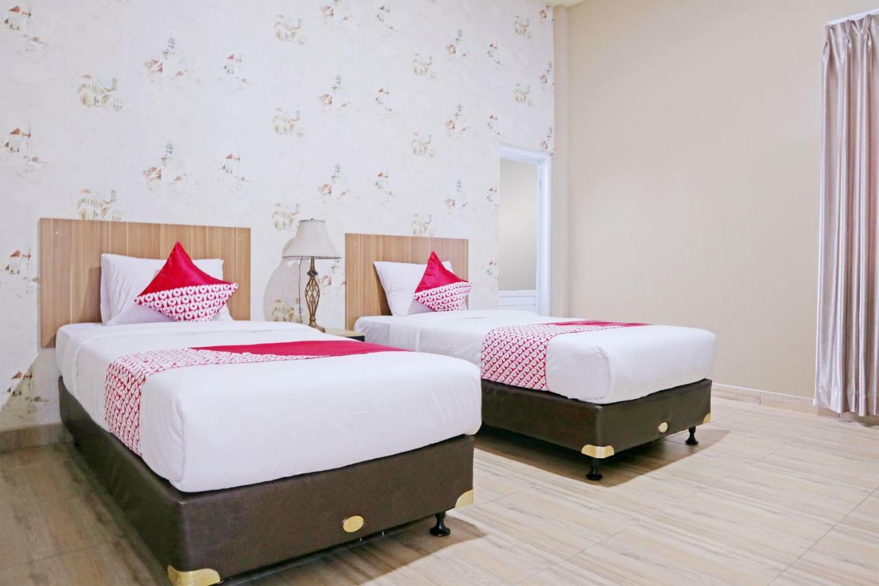 Oyo 1386 Hotel Grand Gabelo Bukittinggi Zewnętrze zdjęcie